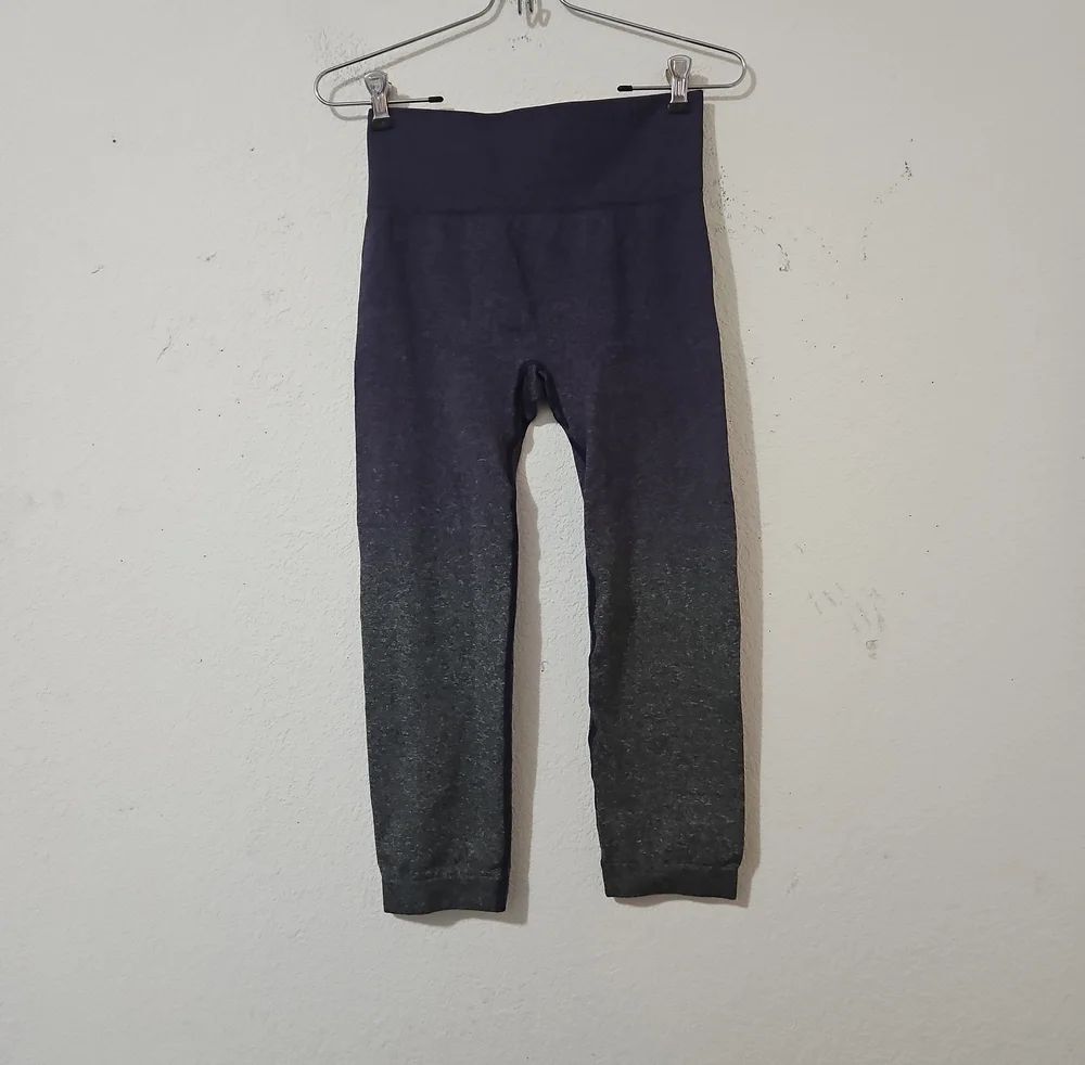 Constantly Varied Gear (CVG) Seamless Compression Ombre Leggings Cropped